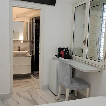 Confort Bed & Breakfast *